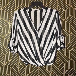 ✨Papaya Black and White Striped Blouse L